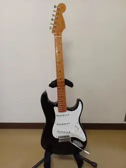 FENDER AMERICAN VINTAGE STRATOCASTER SAFE DELIVERY FROM JAPAN