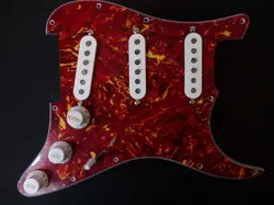 PICKGUARD W/ FENDER