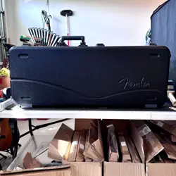 FENDER DELUXE MOLDED TSA STRAT/TELE CASE MINT 24093