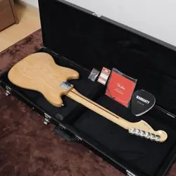 FENDER BEN GIBBARD MUSTANG WITH HARD CASE