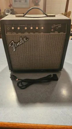 FENDER FRONTMAN 15G PR495 38WATT GUITAR AMPLIFIER EXCELLENT CONDITION