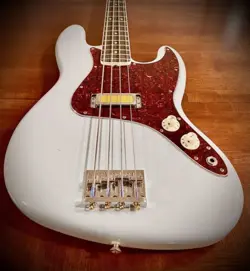 FENDER GOLD FOIL JAZZ BASS 4-STRING BASS GUITAR - SONIC BLUE