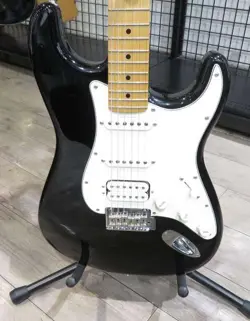 FENDER MEXICO PLAYER STRAT HSS MN BLK STRATOCASTER TYPE