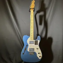 FENDER AMERICAN VINTAGE II 1972 TELECASTER LAKE PLACID BLUE        3.6KG