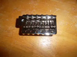 FENDER VINTAGE-STYLE STANDARD SERIES STRATOCASTER TREMOLO BRIDGE