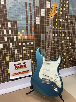 FENDER SQUIER CLASSIC VIBE '60S STRATOCASTER (R7B013165)