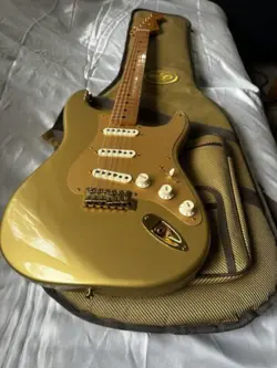 2004 FENDER MEXICO 50TH ANNIVERSARY AZTEC GOLDEN STRATOCASTER ELECTRIC GUITAR