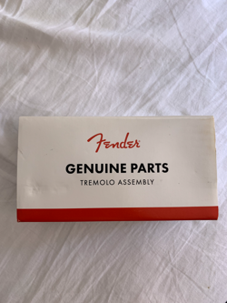 STRATOCASTER VINTAGE TREMOLO