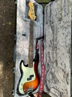 FENDER AMERICAN PROFESSIONAL PRECISION BASS LEFT-HANDED