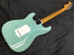 Q0 SERIAL STRATOCASTER