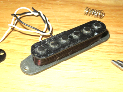 BOTTOM STRATOCASTER BRIDGE