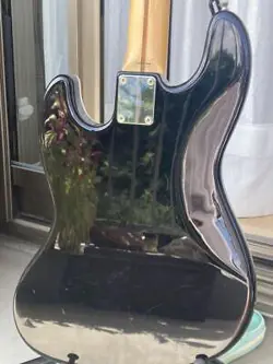 FENDER JAPAN JAZZ BASS MATCHING HEAD BLACK