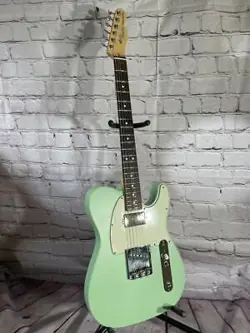 FENDER TELECASTER AMERICAN PERFORMER