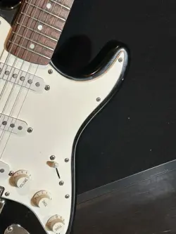 20TH ANNIVERSAY STRATOCASTER