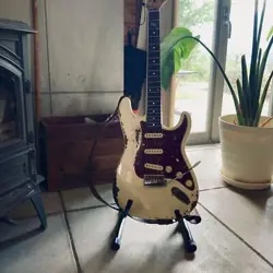 STRATOCASTER RELIC PROCESSING FENDER SQUIER ELECTRIC GUITAR