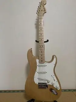 FENDER MADE IN JAPAN TRADITIONAL 70S ST ELECTRIC GUITAR