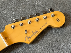 STRATOCASTER W/TUNERS