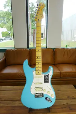 FENDER PLAYER II STRATOCASTER HSS, MAPLE FINGERBOARD - AQUATONE BLUE