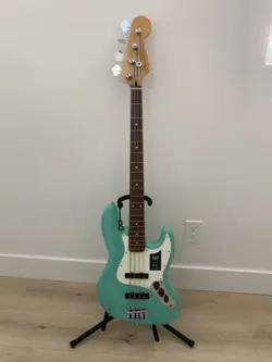 PLAYER SERIES 4-STRING