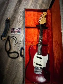 1966 FENDER MUSTANG ELECTRIC GUITAR WITH OHSC