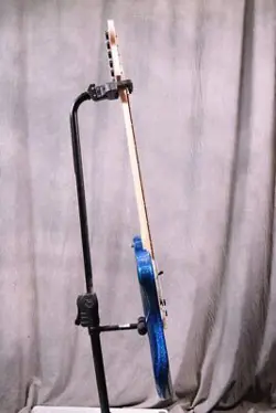 BY FENDER/SQUIER ELECTRIC