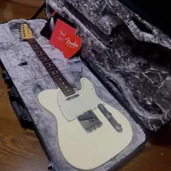 FENDER AMERICAN PROFESSIONAL TELECASTER #YN0X3U
