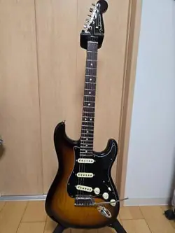 FENDER AMERICAN ULTRA LUXE STRATOCASTER #YNAXQ3