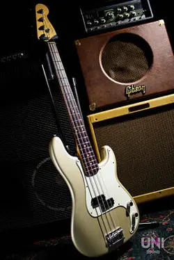 FENDER AMERICAN STANDARD PRECISION BASS 2011