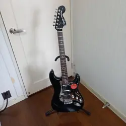 SQUIER FENDER STANDARD STRATOCASTER #YN0OWW