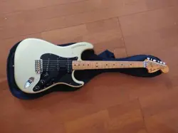 FENDER STRATOCASTER #YN6OHU