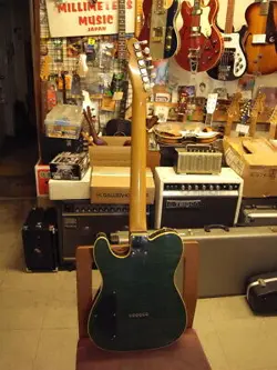 MODEL ELECTRIC GUTIAR