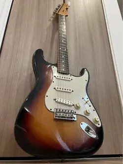 FENDER AMERICAN VINTAGE STRATOCASTER #YNJREL