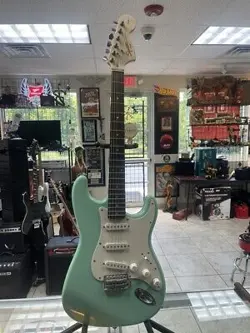 FENDER SQUIER STRATOCASTER SIX STRING ELECTRIC GUITAR (CP3006740)