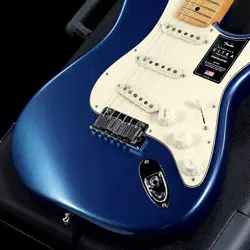 FENDER AMERICAN ULTRA STRATOCASTER COBRA BLUE