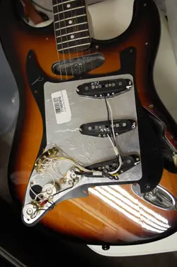 GENUINE FENDER STRATOCASTER NOISELESS LOADED PICKGUARD 5 WAY SWITCH