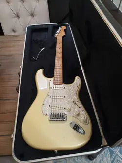USED FENDER 60TH ANNIVERSARY STRATOCASTER FOR SALE