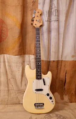 FENDER MUSICMASTER BASS 1973 WHITE