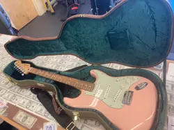 2021 FENDER STRATOCASTER 75TH ANNIVERSARY - PINK - MEXICO W/ CROSSROCK