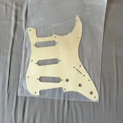 FENDER STRATOCASTER GOLD ANODIZED PICKGUARD