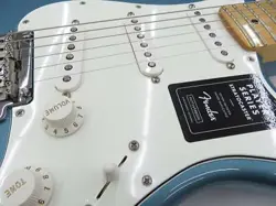 TRANSLATION ANT STRATOCASTER
