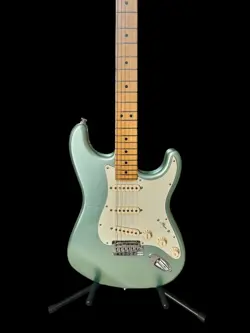 FENDER AMERICAN PROFESSIONAL II STRATOCASTER, MAPLE FB, MYSTIC SURF GREEN