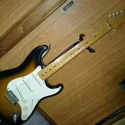 GUITAR FENDER STRAT