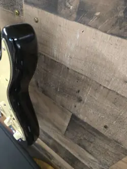 2006 FENDER AMERICAN DELUXE STRATOCASTER MADE IN USA SUNBURST WITH CASE