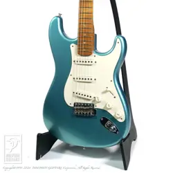 PINE STRATOCASTER JRN