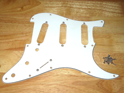 FENDER 2003 USA WHITE 3 PLY STRATOCASTER PICKGUARD