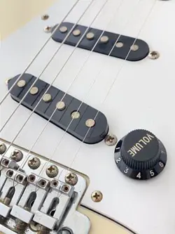 FENDER STRATOCASTER ST72-53