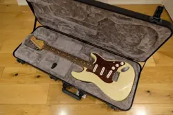 ELECTRIC GUITAR FENDER USA AMERICAN STANDARD STRATOCASTER 2000 VINTAGE WHITE