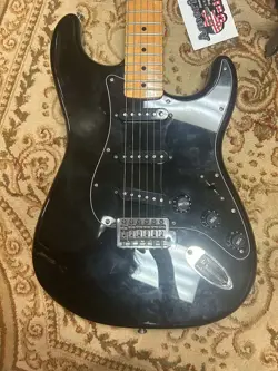 STRATOCASTER 2015 BLACK