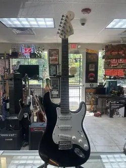 FENDER SQUIER STRATOCASTER ELECTRIC SIX STRING GUITAR (CP3006530)