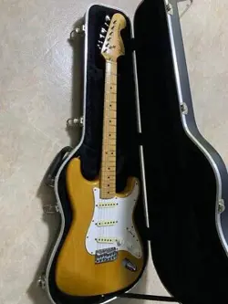 FENDER JAPAN ST72-55 STRATOCASTER ELECTRIC GUITAR NATURAL WITH HARD CASE